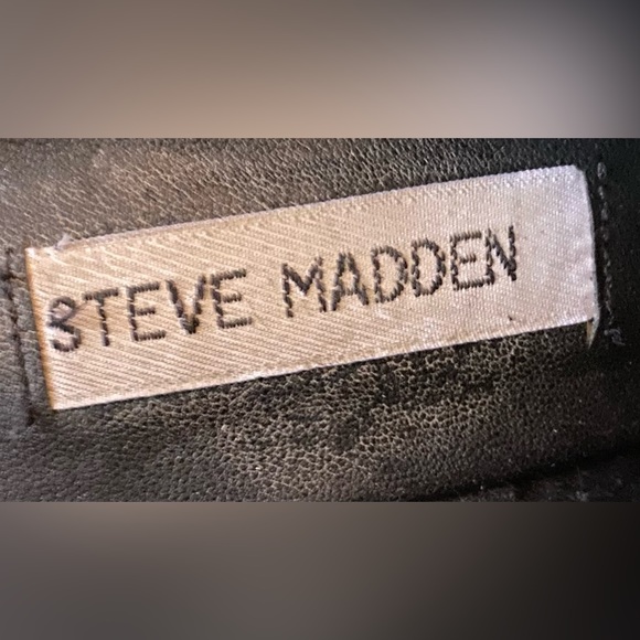 Steve Madden BLK Leather Heels, 7 winter Sale - Picture 5 of 6